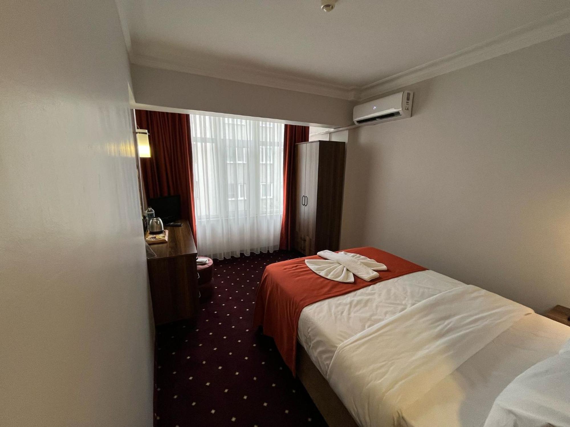 Topkapi Hotel