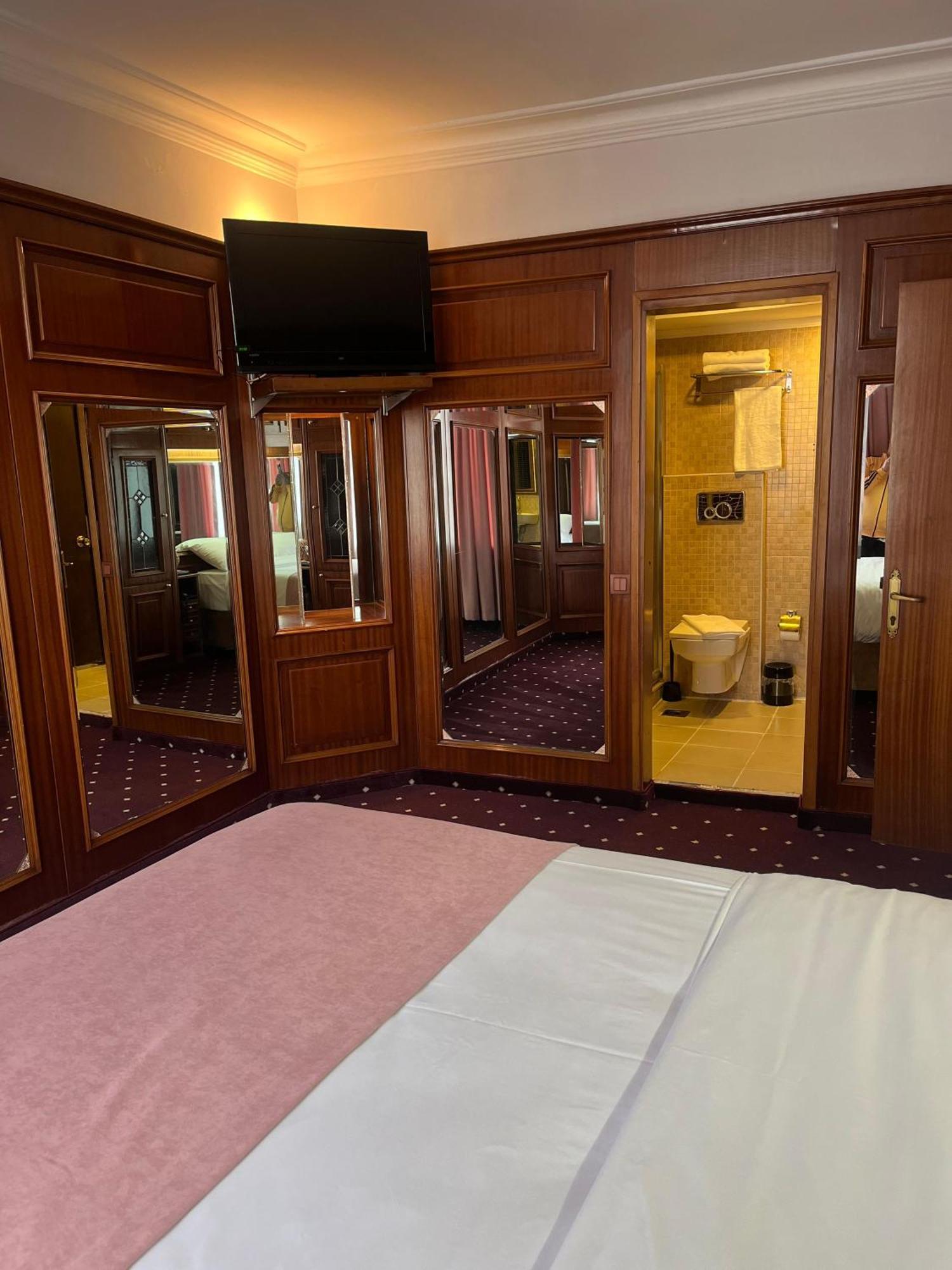 Topkapi Hotel